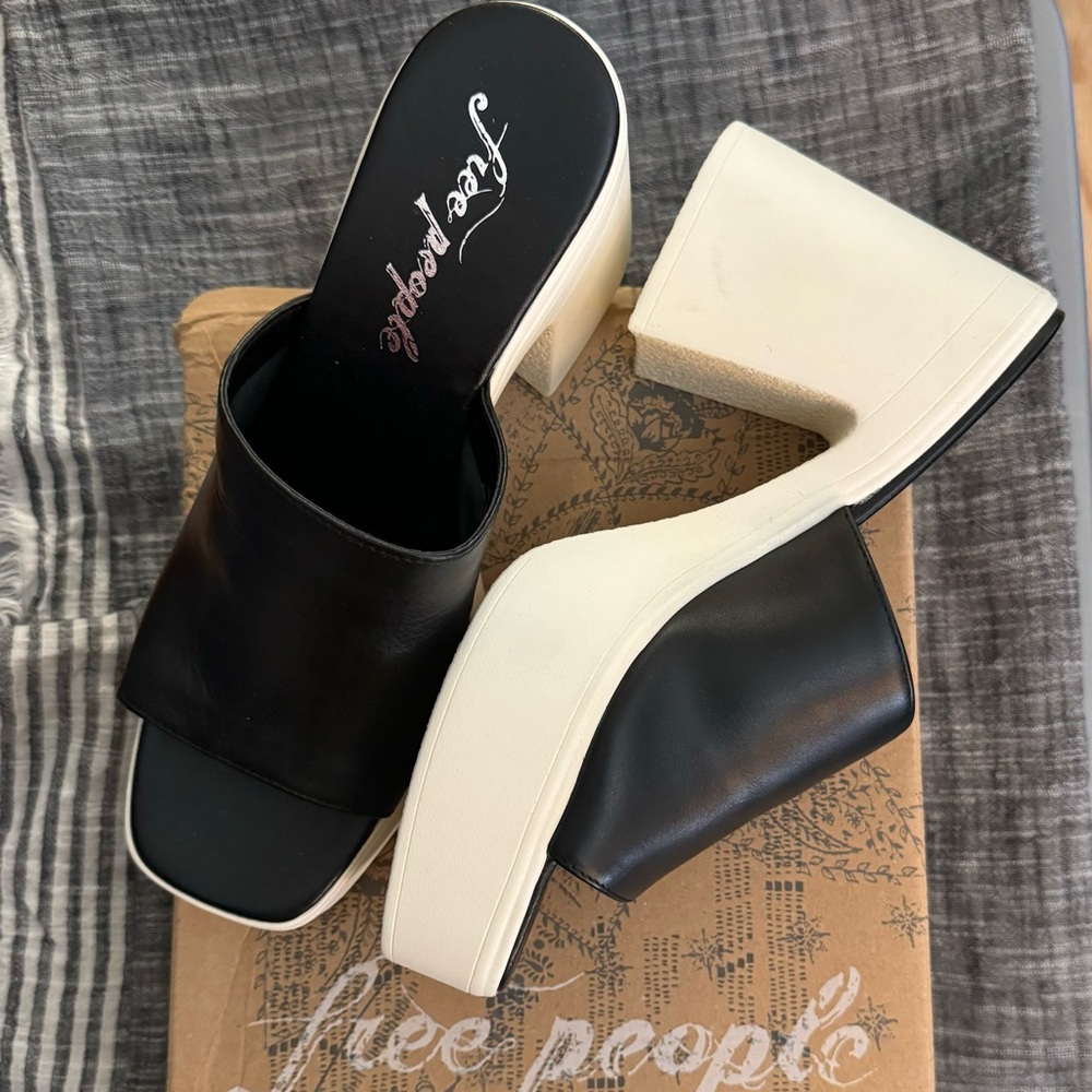 NIB Free People shoes